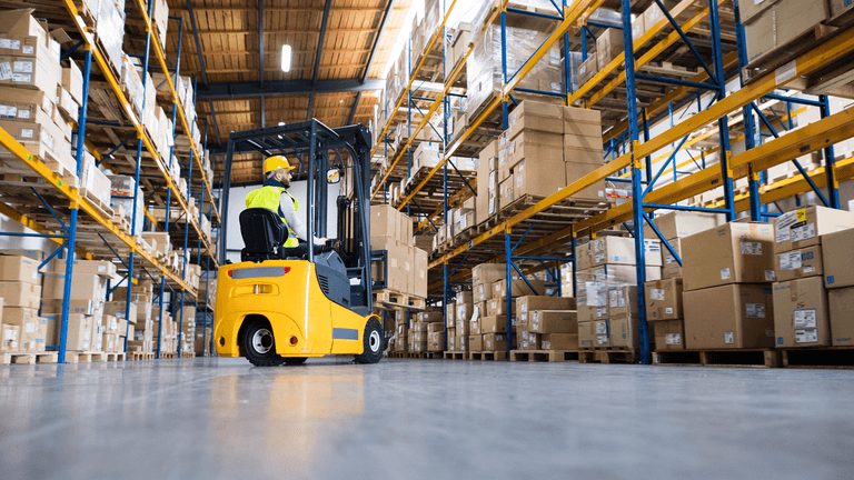 what-is-warehousing-in-logistics-benefits-role-of-warehousing