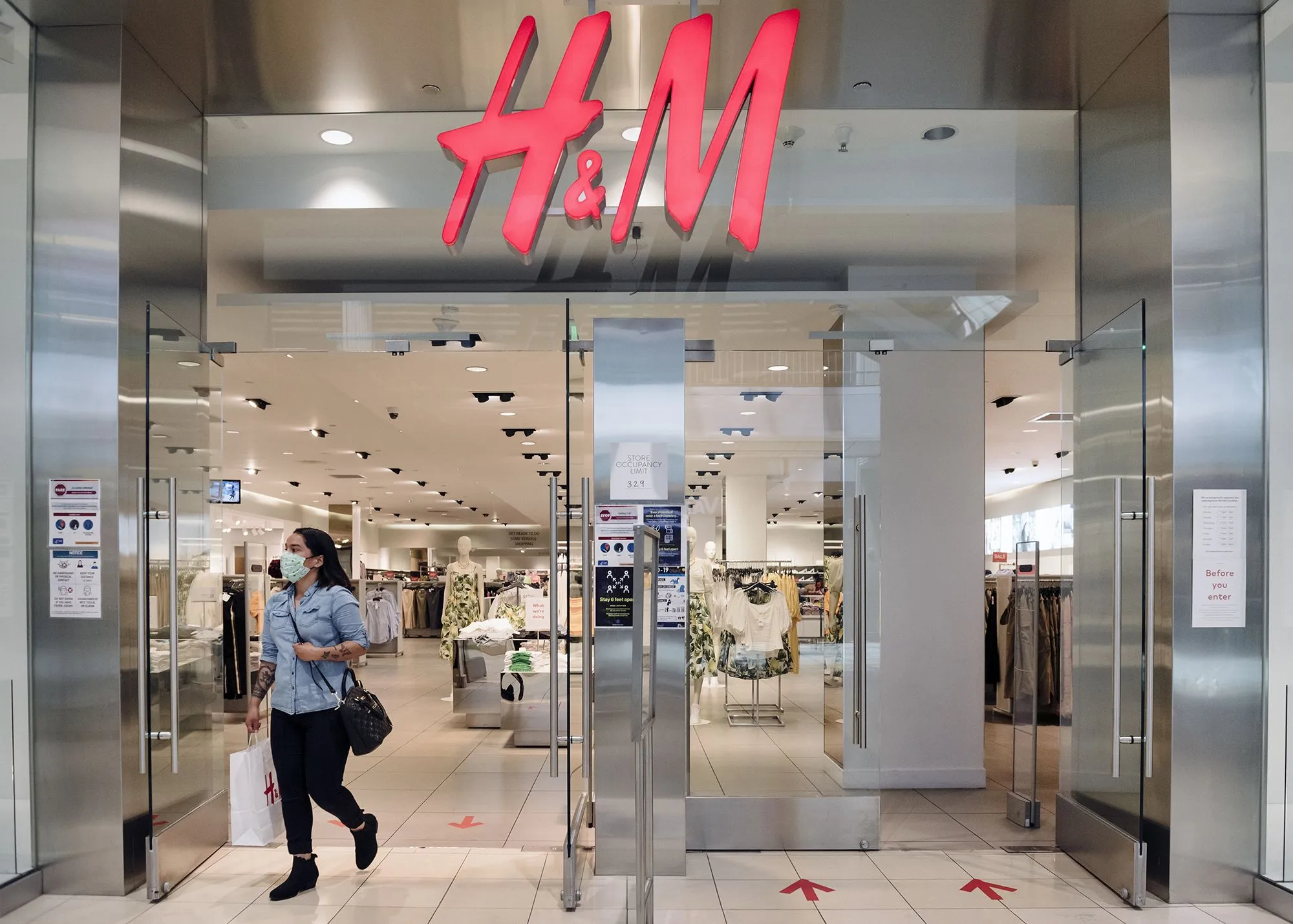 Technological Failures: H&M's Inventory Mismanagement